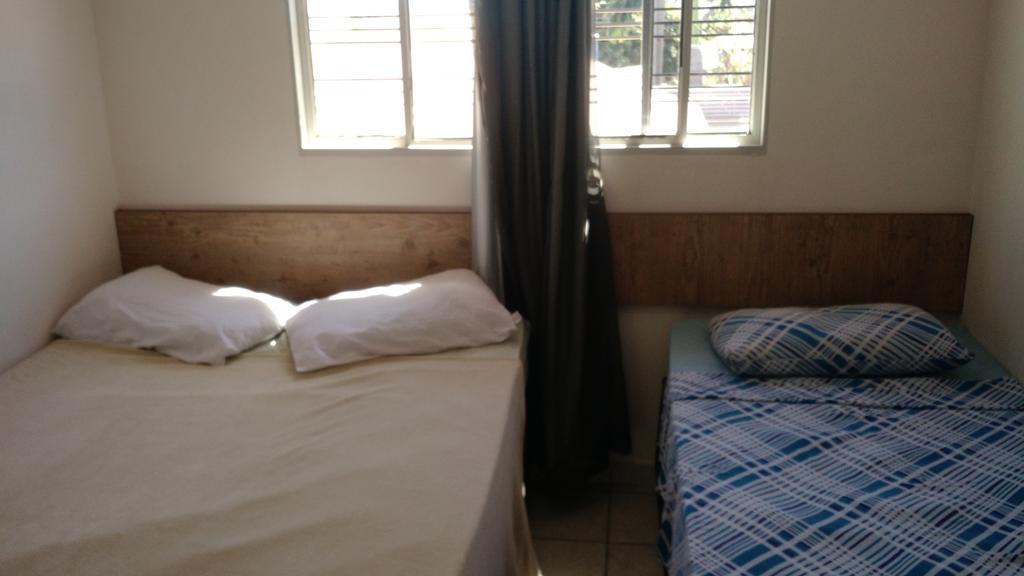 Dormitorio Canarinho Goiânia Eksteriør bilde